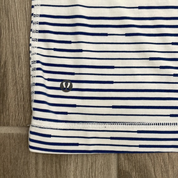 Lululemon Men’s Tee - Picture 5 of 5